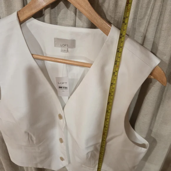 LOFT White Button-Down Vest NWT - Picture 3 of 6